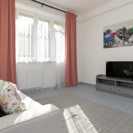 Family Metro Wilanowska By Renters
